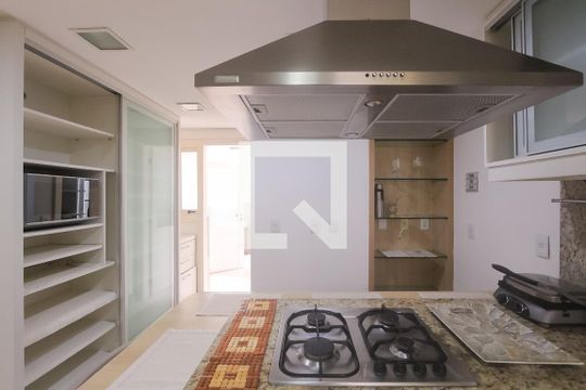 Cozinha de casa de condomínio à venda com 4 quartos, 260m² em Boa Vista, Porto Alegre