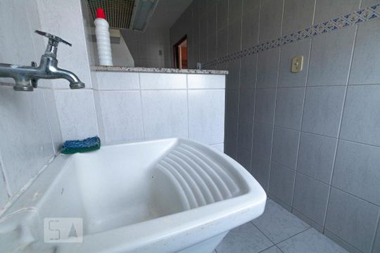 Detalhe da Área de Serviço de apartamento para alugar com 2 quartos, 60m² em Jardim Sulacap, Rio de Janeiro