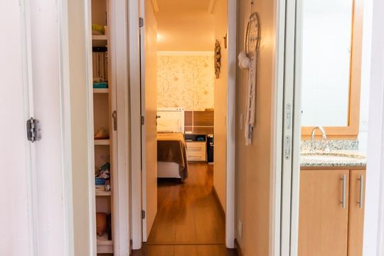 Corredor de apartamento à venda com 3 quartos, 80m² em Umuarama, Osasco