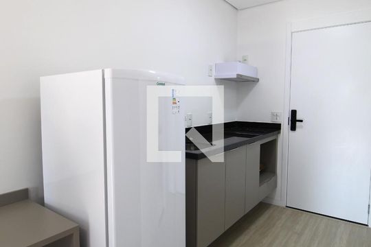 Cozinha de kitnet/studio à venda com 1 quarto, 24m² em Indianópolis, São Paulo