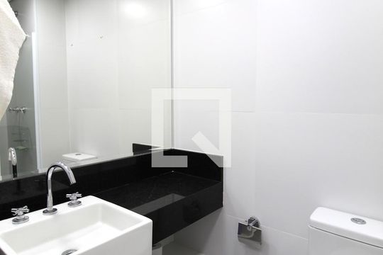 Banheiro de kitnet/studio à venda com 1 quarto, 24m² em Indianópolis, São Paulo