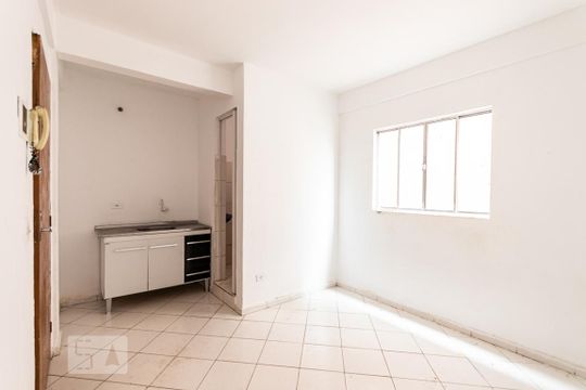 Quarto  de kitnet/studio para alugar com 1 quarto, 17m² em Parque das Paineiras, São Paulo