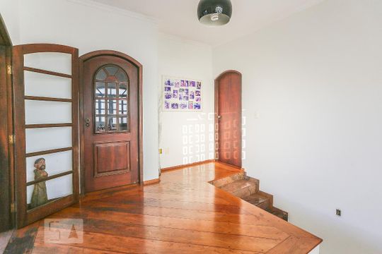 Hall de casa à venda com 3 quartos, 332m² em Quitaúna, Osasco