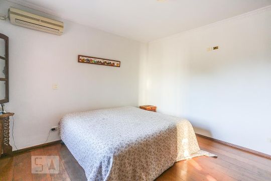 Suite 1 de casa à venda com 3 quartos, 332m² em Quitaúna, Osasco