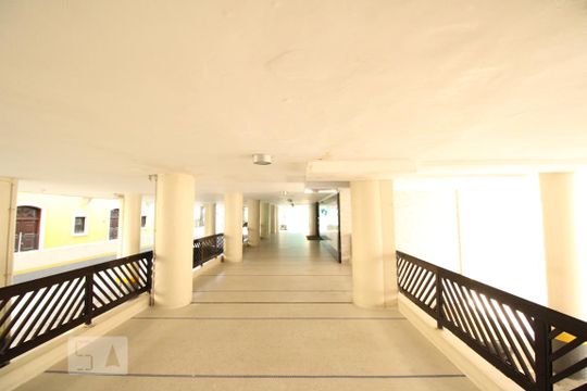 Hall de apartamento para alugar com 1 quarto, 37m² em Boqueirão, Santos
