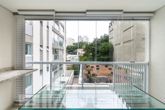 Varanda de kitnet/studio para alugar com 1 quarto, 31m² em Sumaré, São Paulo