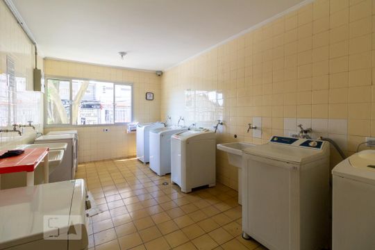 Área comum - Lavanderia de kitnet/studio para alugar com 1 quarto, 34m² em Bela Vista, São Paulo
