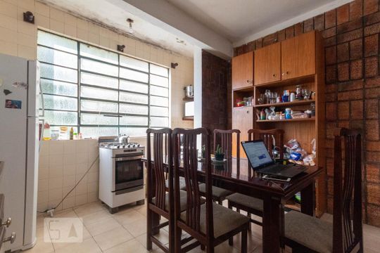 Cozinha de casa de condomínio à venda com 3 quartos, 160m² em Medianeira, Porto Alegre