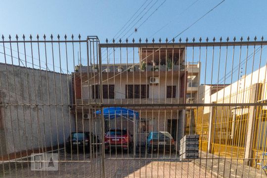 Fachada de casa de condomínio à venda com 3 quartos, 160m² em Medianeira, Porto Alegre