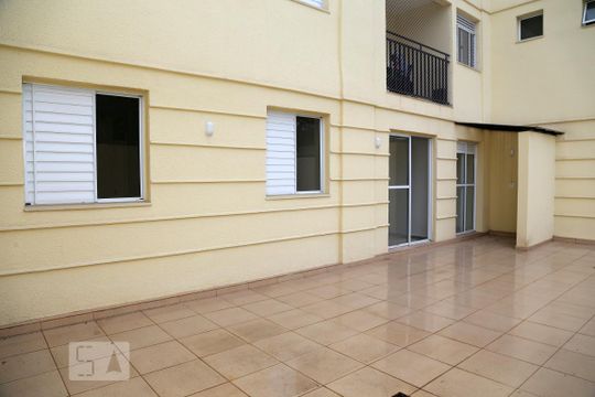 Área Externa de apartamento para alugar com 2 quartos, 140m² em Parque Assunção, Taboão da Serra