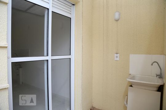 Área de Serviço de apartamento para alugar com 2 quartos, 140m² em Parque Assunção, Taboão da Serra