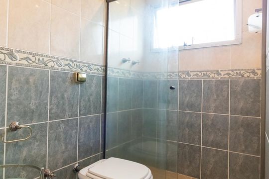Banheiro da suíte 1 de apartamento para alugar com 4 quartos, 167m² em Sumaré, São Paulo