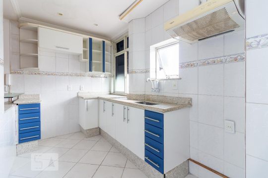 Cozinha de apartamento para alugar com 1 quarto, 80m² em Quintino Bocaiuva, Rio de Janeiro