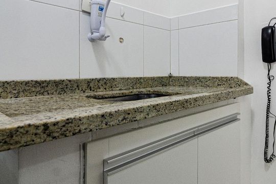 Cozinha de apartamento para alugar com 1 quarto, 38m² em Vila Madalena, São Paulo