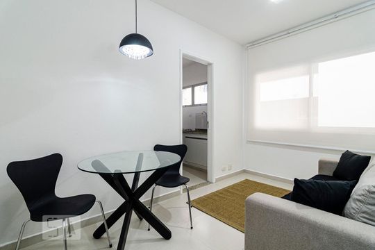 Sala de apartamento para alugar com 1 quarto, 38m² em Vila Madalena, São Paulo