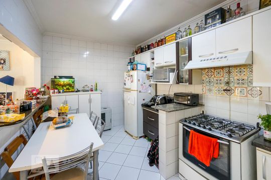 Cozinha de casa de condomínio para alugar com 3 quartos, 100m² em Vila Fernandes, São Paulo