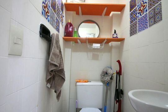 Banheiro de Serviço de apartamento à venda com 3 quartos, 67m² em Vila Constança, São Paulo