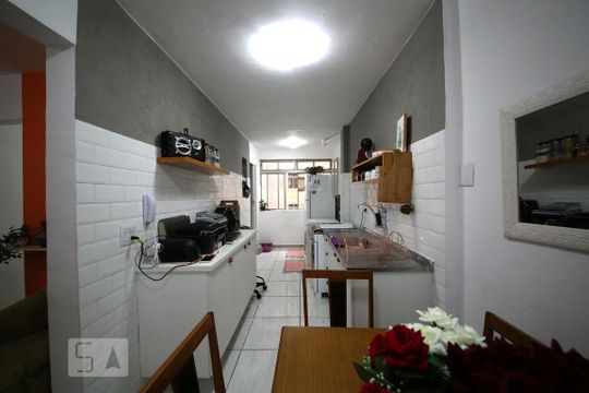 Cozinha  de apartamento à venda com 3 quartos, 67m² em Vila Constança, São Paulo