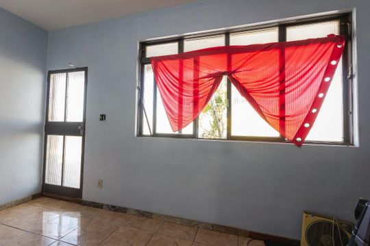 Sala de casa para alugar com 3 quartos, 185m² em Santa Monica, Belo Horizonte