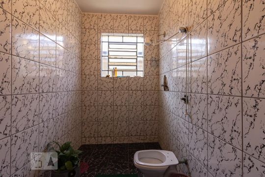 Banheiro Social de casa para alugar com 3 quartos, 185m² em Santa Monica, Belo Horizonte