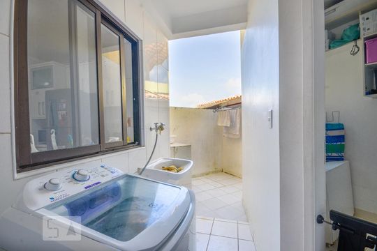 Área de Serviço de casa de condomínio para alugar com 2 quartos, 130m² em Patamares, Salvador