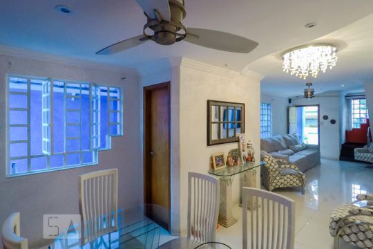 Sala de casa à venda com 3 quartos, 179m² em Vila Brasílio Machado, São Paulo