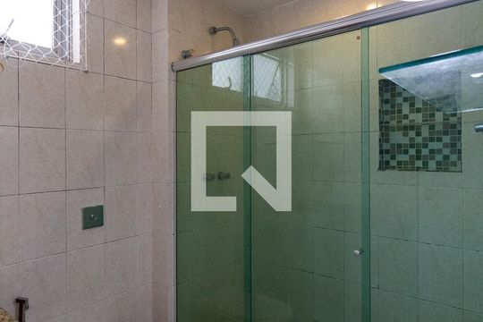 Banheiro social de apartamento à venda com 3 quartos, 125m² em Gávea, Rio de Janeiro