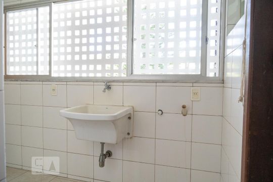 Área de Serviço de apartamento para alugar com 3 quartos, 117m² em Asa Norte, Brasília