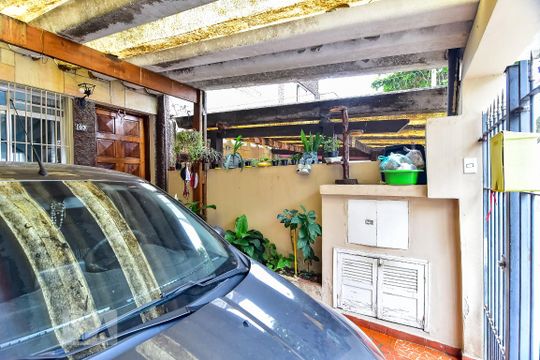 Garagem de casa à venda com 2 quartos, 99m² em Vila do Bosque, São Paulo