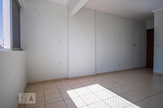 Sala de apartamento para alugar com 2 quartos, 55m² em Setor Aeroporto, Goiânia