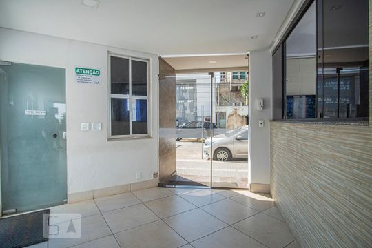 Entrada de apartamento para alugar com 2 quartos, 55m² em Setor Aeroporto, Goiânia
