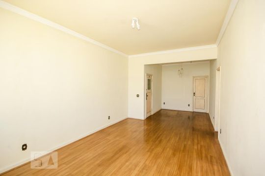 Apartamento para alugar com 4 quartos, 147m² em Copacabana, Rio de Janeiro