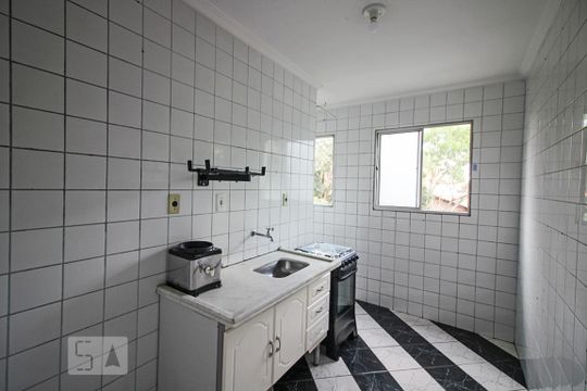 Cozinha de apartamento para alugar com 2 quartos, 46m² em Jardim da Glória, Cotia