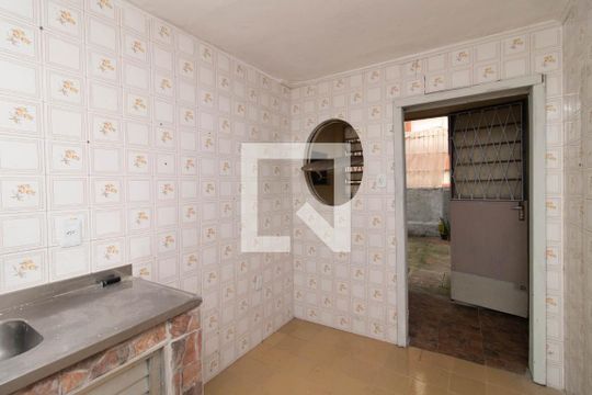 Cozinha de casa para alugar com 2 quartos, 80m² em Santo Antônio, Porto Alegre