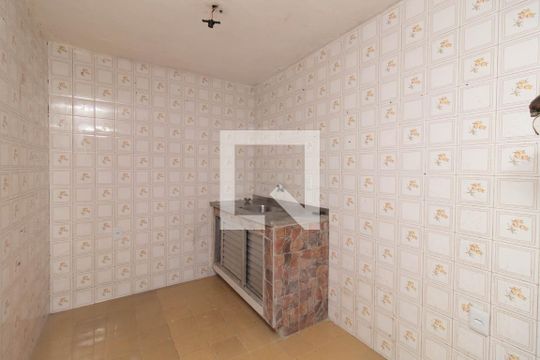 Cozinha de casa para alugar com 2 quartos, 80m² em Santo Antônio, Porto Alegre