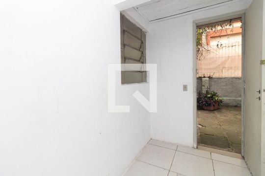 Quarto de Serviço de casa para alugar com 2 quartos, 80m² em Santo Antônio, Porto Alegre