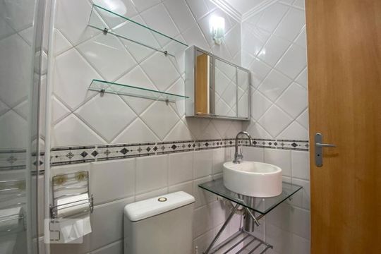 Banheiro da Suíte de apartamento para alugar com 1 quarto, 40m² em Vila Andrade, São Paulo