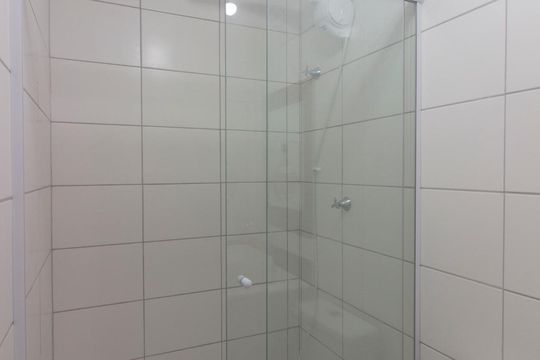 Banheiro de kitnet/studio para alugar com 1 quarto, 29m² em Bela Vista, São Paulo