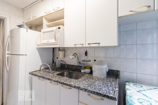 Cozinha de apartamento à venda com 2 quartos, 65m² em Vila Olímpia, São Paulo
