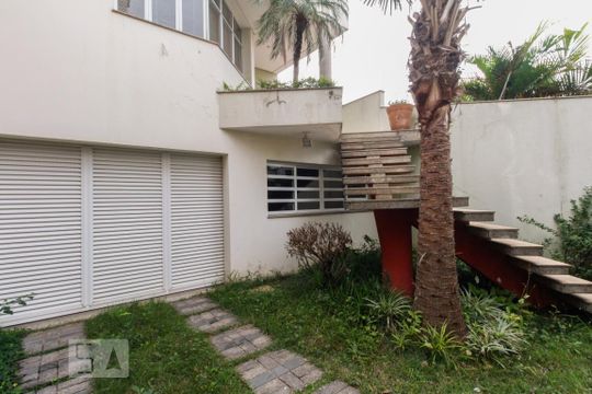 Fachada de casa à venda com 6 quartos, 380m² em Jardim Avelino, São Paulo
