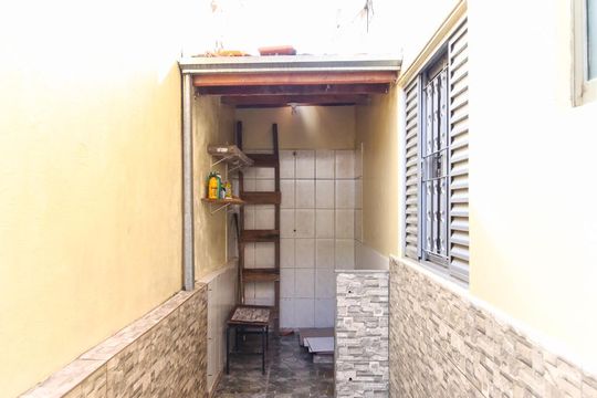 Fundos de casa para alugar com 3 quartos, 100m² em Parque Industrial, São José dos Campos