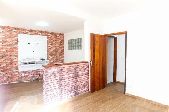 Casa para alugar com 3 quartos, 100m² em Parque Industrial, São José dos Campos