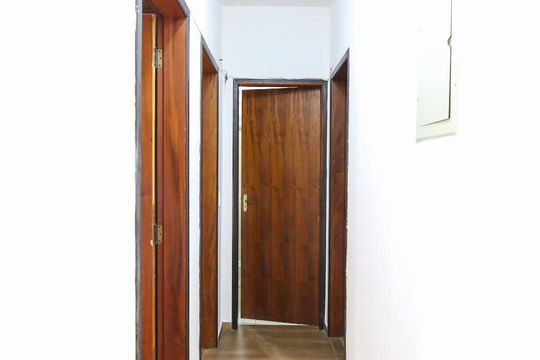Corredor de casa para alugar com 3 quartos, 100m² em Parque Industrial, São José dos Campos