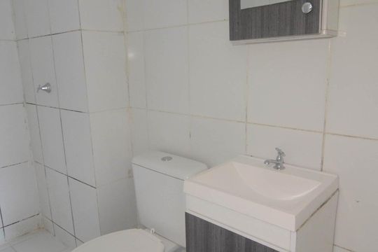 Banheiro de apartamento para alugar com 2 quartos, 42m² em Estância Velha, Canoas