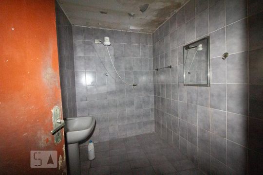 Banheiro de casa para alugar com 3 quartos, 120m² em Vila Romero, São Paulo