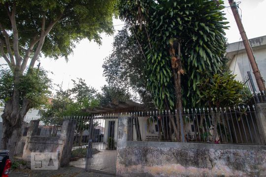 Fachada de casa para alugar com 3 quartos, 120m² em Vila Romero, São Paulo
