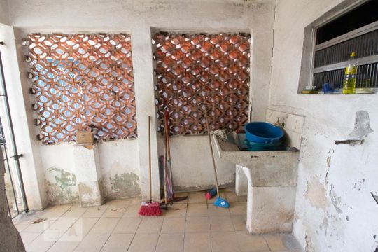 Área de Serviço de casa para alugar com 3 quartos, 120m² em Vila Romero, São Paulo