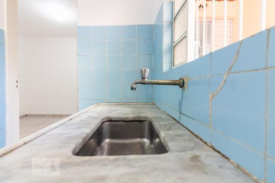Detalhe Cozinha de casa para alugar com 1 quarto, 40m² em Jardim das Flores, Osasco