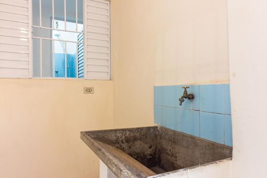 Área de Serviço de casa para alugar com 1 quarto, 40m² em Jardim das Flores, Osasco