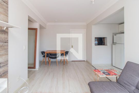 Sala de apartamento para alugar com 1 quarto, 45m² em Cavalhada, Porto Alegre